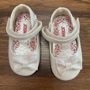 White shoes with bow